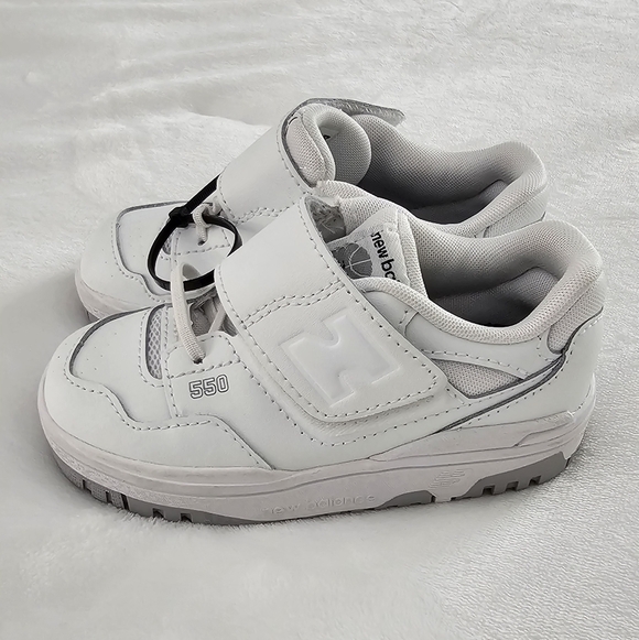 New Balance Kids 8 White Sneakers - Picture 2 of 6